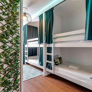 Dormitory Room Mixed